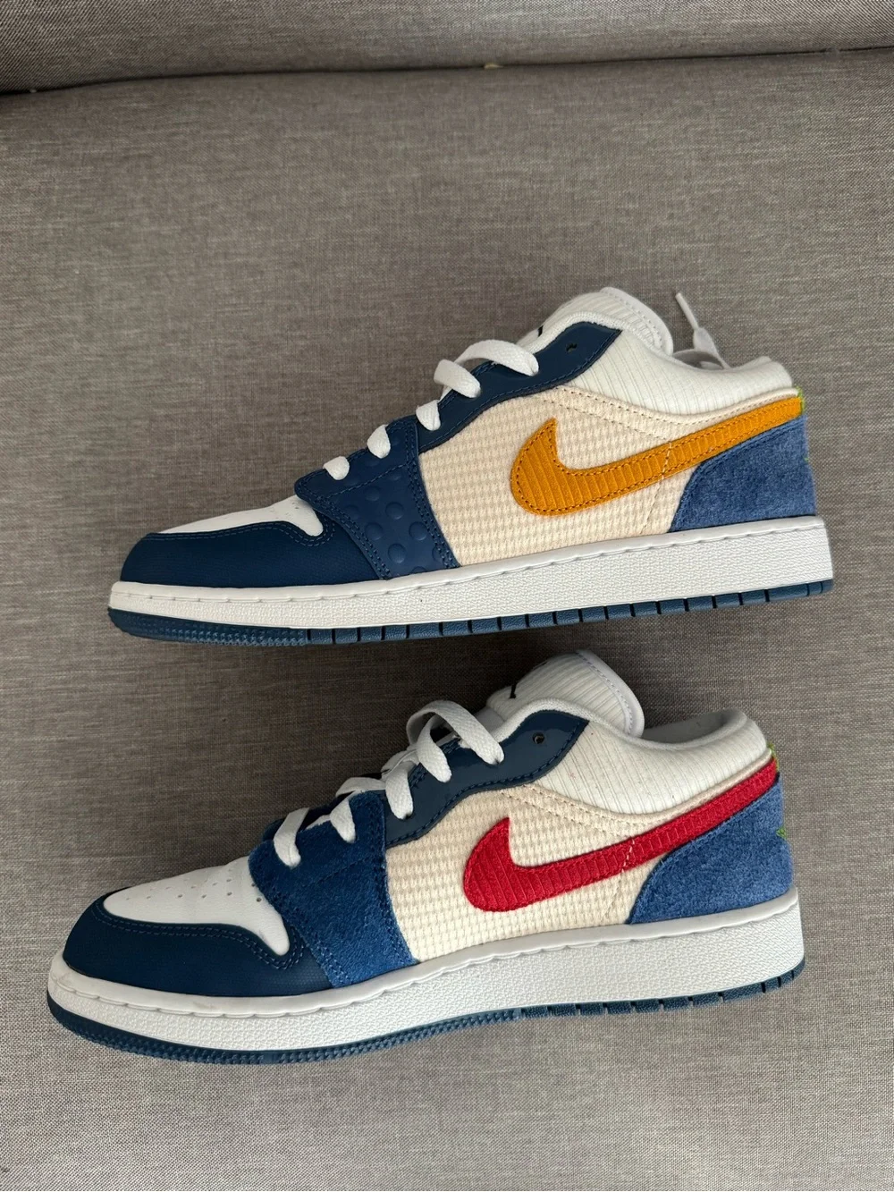 Nike Air Jordan 1 Low SE (GS) Shoes Big Kids SZ 7Y French Blue EUR 40 - Picture 2 of 6